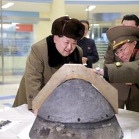 Ziemeļkoreja sāk iepazīstināt ar savu kodolieroču programmu