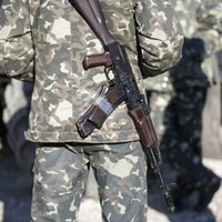 Ukrainas pierobežā izvietoti gandrīz 100 000 Krievijas karavīru, apgalvo amatpersona