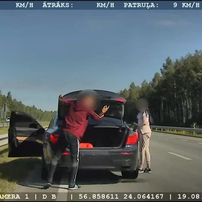 Video: Spraiga pakaļdzīšanās uz Jelgavas šosejas – BMW vadītājs rupji pārkāpj noteikumus