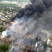Naftas vilciena eksplozija Kanādā: pieci bojāgājušie (+VIDEO)
