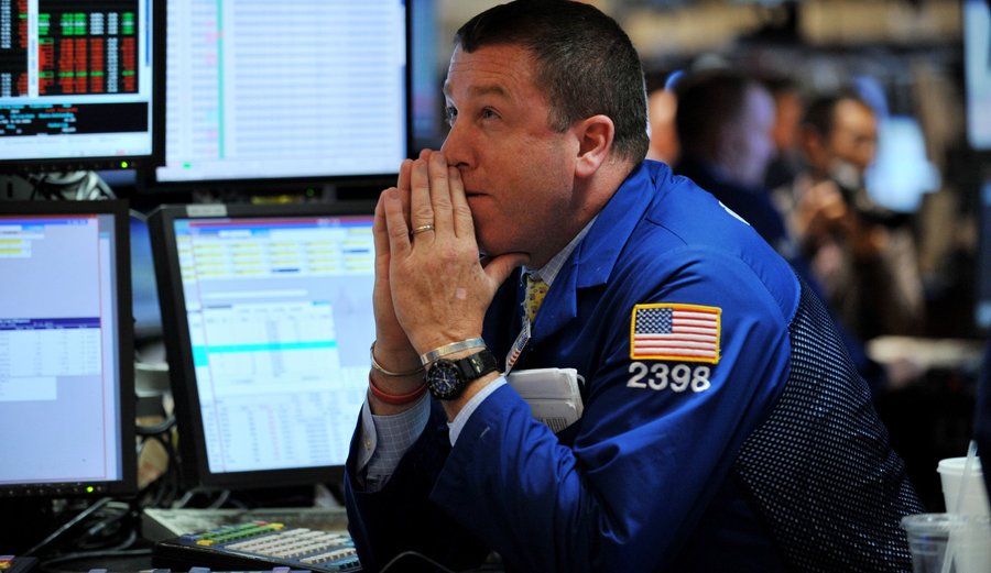 Stock prices fall amid concerns of high US interest rates and economic growth