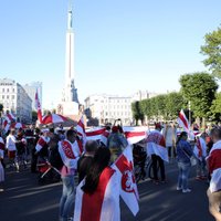 Foto: Rīgā noticis baltkrievu diasporas protesta gājiens