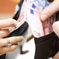 Pētījums: noskaidroti taisnīgākā atalgojuma maksātāji Latvijā, vadībā lidosta 'Rīga' un 'Accenture'