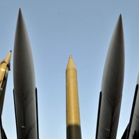 Krievija, iespējams, Krimā sākusi ievest raķetes, kurām var uzstādīt kodolgalviņas