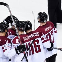 Latvijas hokeja izlase ar graujošu uzvaru sāk olimpisko spēļu kvalifikāciju