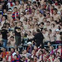 Polijas sporta ministre: Krievijas futbola līdzjutēji netiks sodīti par komunistu simbolu lietošanu