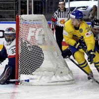 ВИДЕО, ФОТО: Шведы нанесли словакам шестое поражение и вышли в плей-офф на Швейцарию