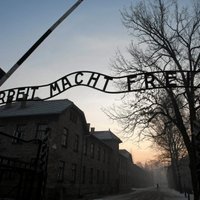 Trampa administrācijas paziņojumā par holokaustu nav pieminēti ebreji