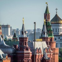 Krievija aizsargās savas intereses tirdzniecības karā, brīdina Kremlis