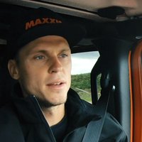 'Ātruma cilts' video: Štrombergs ar džipu pārvar savas bailes bezceļos