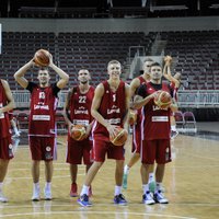 Latvijas vīriešu basketbola izlase aizvada pārbaudes spēli pret Krieviju