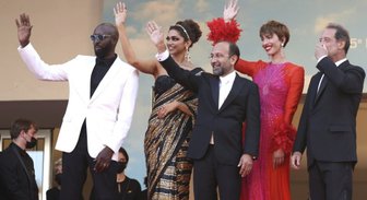ФОТО: Кинозвезды на красной дорожке Каннского кинофестиваля