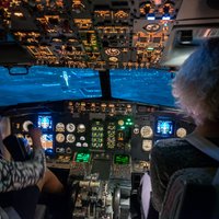 Foto: Lidojums ar 'Boeing' angārā jeb ieskats 'airBalticTraining'