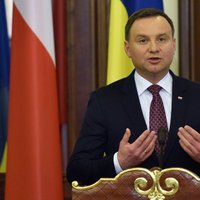 Polijas prezidents iejaucas valdības tiesu reformas plānos