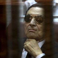 Экс-президента Мубарака приговорили к трем годам тюрьмы