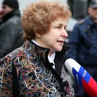Избиратель передал Жданок билет до Калининграда в один конец