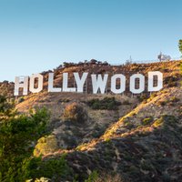 Актеры Голливуда объявили забастовку вслед за сценаристами