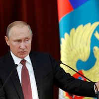 Putins piedāvājis Trampam sarīkot referendumu Donbasā, ziņo 'Bloomberg'