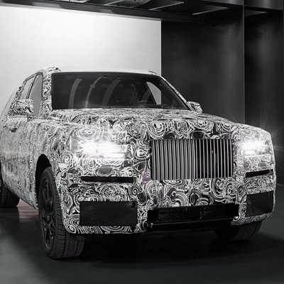 'Rolls-Royce' parādījis sava pirmā pilnpiedziņas auto prototipu