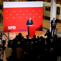 SPD piekrīt uzsākt koalīcijas sarunas ar Merkeli