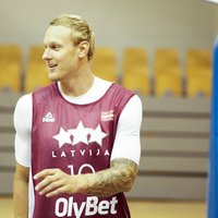 Ar Latvijas izlasi jāpaveic kaut kas liels – Jānis Timma un Dairis Bertāns par mērķi 'Eurobasket 2017'