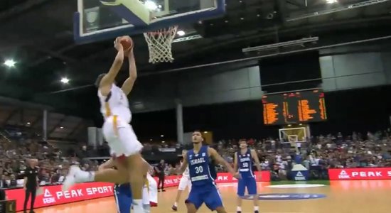 Video: Ar 0,4 sekundēm pietiek – Vācijas basketbolisti skaisti izrauj pagarinājumu