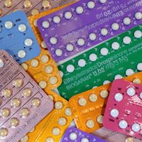 Lai bērns nebūtu nejaušība, rosina sociālā riska ģimenēm no valsts apmaksāt kontracepcijas līdzekļus