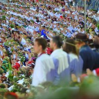 Deputāti un LDDK nepanāk vienošanos Dziesmusvētku brīvdienu jautājumā