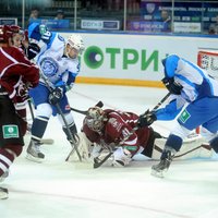 ФОТО и ВИДЕО: Как Рига переиграла Минск на старте КХЛ