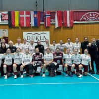 Latvijas florbolistes Sešu nāciju turnīru noslēdz trešajā vietā