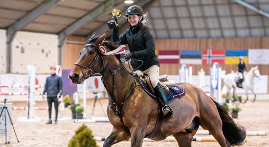 Nellija Anna Kārkliņa: Jātnieks un zirgs jāšanas sportā – svarīgi uzticēties un būt draugiem