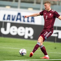 Latvijas futbolisti mača galotnē izrauj uzvaru pār Azerbaidžānu