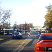 Video: Kā huligāni Rīgā apbrauc sastrēgumu
