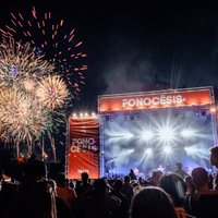 Vasarīgi foto: Festivāla 'Fono Cēsis' otrās dienas spilgtākie kadri