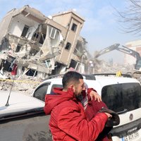 ВИДЕО: Разлом в Турции. Как выглядят последствия сильнейшего землетрясения за десятилетие