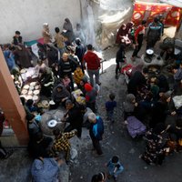 Гуманитарный кризис в Газе: жители питаются кормом для животных и рисом