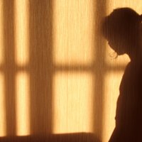 Apstiprinās pedagoga seksuāla vardarbība pret izglītojamo; biežākie bērnu tiesību pārkāpumi