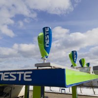 'Neste' uz uzpildes staciju jumtiem Latvijā plāno uzstādīt vēja turbīnas un saules paneļus