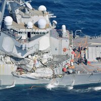 ASV karakuģis Japānas piekrastē saduras ar Filipīnu konteinerkuģi