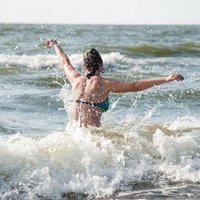 В Латвии официально открывается купальный сезон