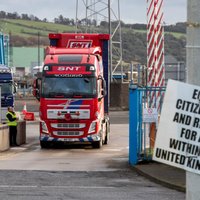Североирландский протокол: Британия меняет таможенные правила вопреки протестам ЕС