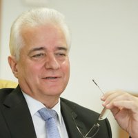 Формула и-и. Посол Беларуси о "нешоковой терапии" и выборе между Россией и Западом