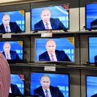 СМИ России: повод для новых санкций Запада и что происходит с рейтингом Путина