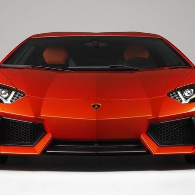 'Lamborghini' jaunais superauto 'Aventador'