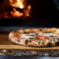 DELFI рекомендует: Шесть латвийских пиццерий, пиццы в которых пекут "как в Италии"