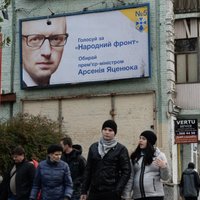 Ukraina parlamenta vēlēšanās sagaida provokācijas; Krievija pauž gatavību atzīt rezultātus