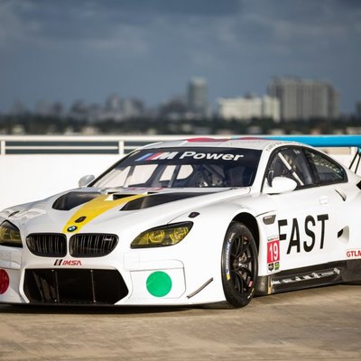 Arī jaunākais BMW mākslas automobilis brauks sacīkstēs