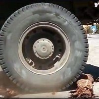 Video: 'Daesh' ar auto saplacina seno sīriešu mūmijas