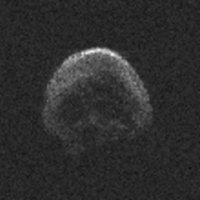 Массивный астероид "Большая тыква" пролетел мимо Земли