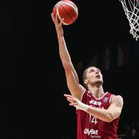 Bērziņam 29 punkti 'VEF Rīga' zaudētā Vienotās līgas spēlē pret 'Unics' basketbolistiem